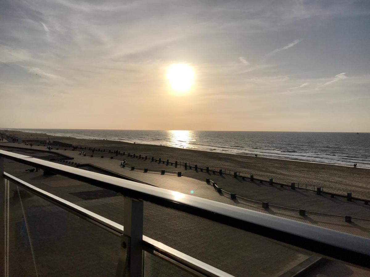 Panoramic Seaview Apartment With Free Private Garage أوستيند المظهر الخارجي الصورة